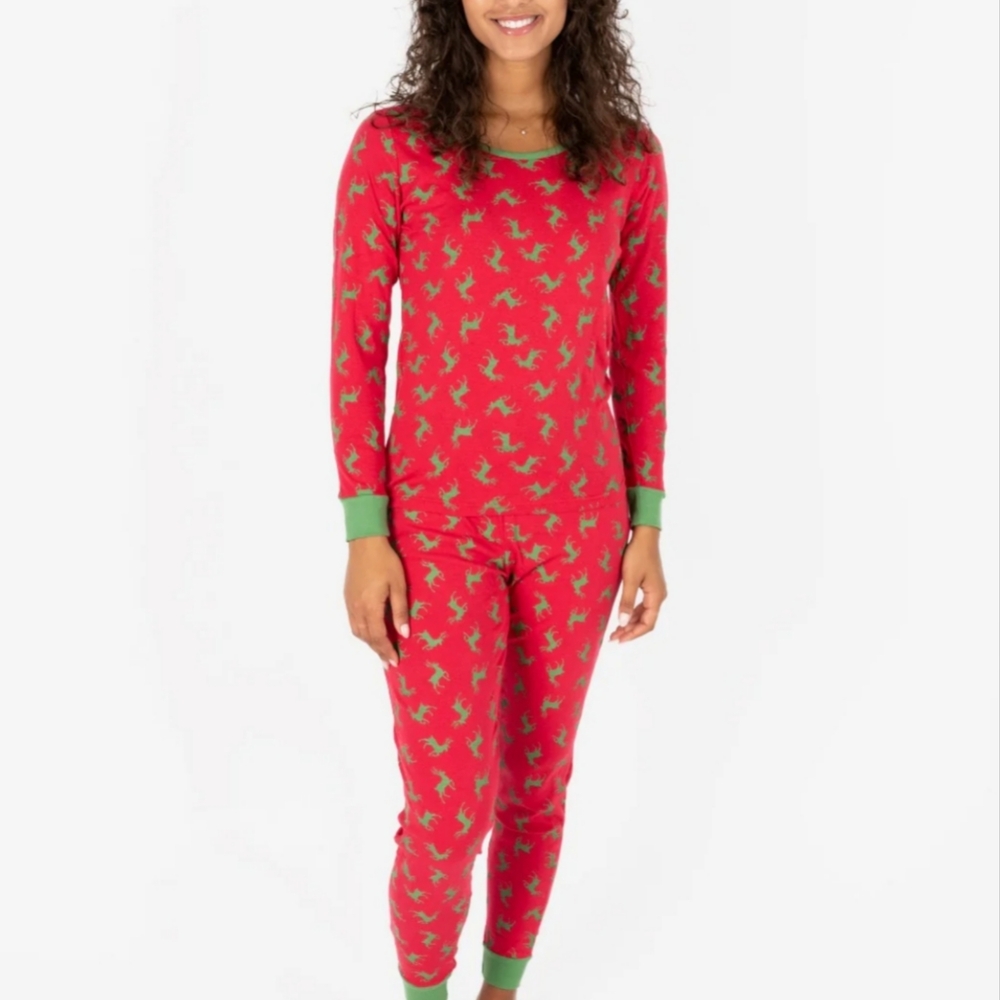 Leveret Women's 100% Cotton Christmas Pajama Set Red and Green Reindeer Holiday